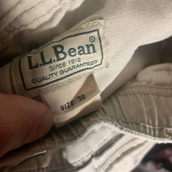 L.L. Bean Cargo Shorts - Picture 5 of 5